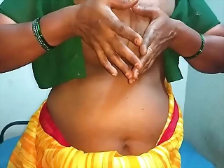 Indian Desi Lady Showing Her Beautiful Boobs